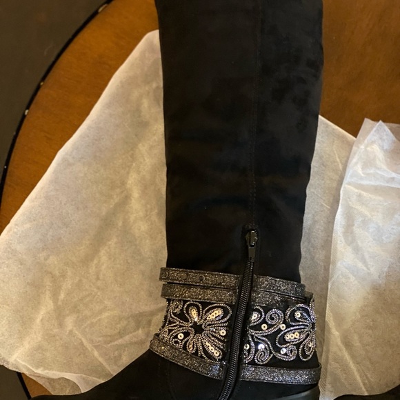 Midnight Dream Boots - Picture 6 of 17